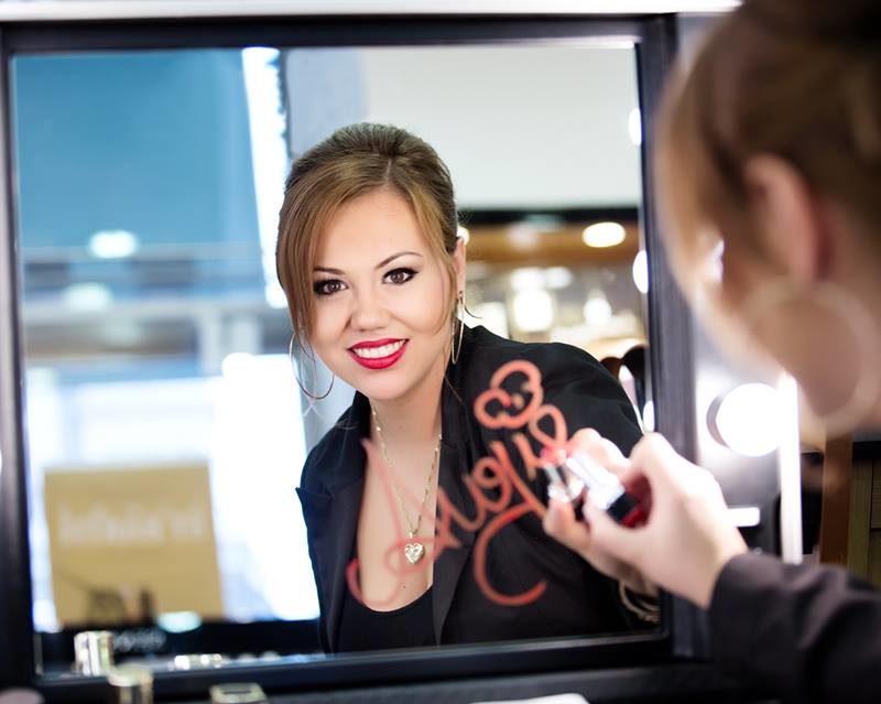 Angie Winkelbauer bekannt als Make up Artist Angie